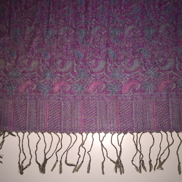 Floral scarf - Picture 1 of 2